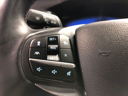 Certified 2020 Ford Explorer Platinum w/ Premium Technology Package image 23