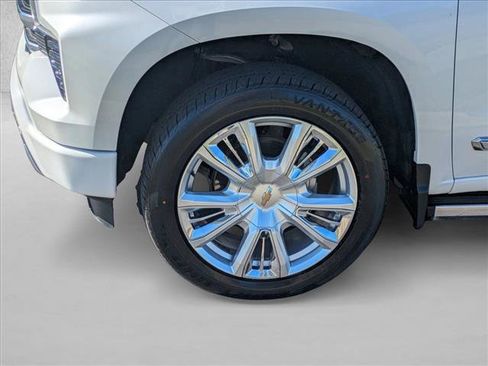 Used 2023 Chevrolet Silverado 1500 High Country w/ High Country Premium Package image 25