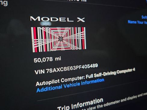 Used 2023 Tesla Model X Plaid image 6