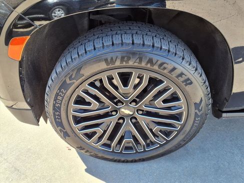 Used 2021 Chevrolet Tahoe High Country w/ Premium Package image 23