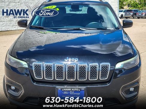 Used 2019 Jeep Cherokee Latitude Plus w/ Cold Weather Group FWD image 4