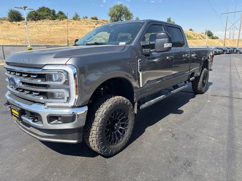 Used 2025 Ford F350 Lariat w/ FX4 Off-Road Package AWD/4WD image 7