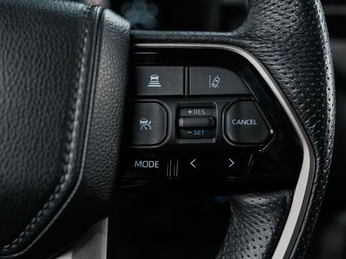 Used 2024 Toyota Tundra Limited AWD/4WD image 23