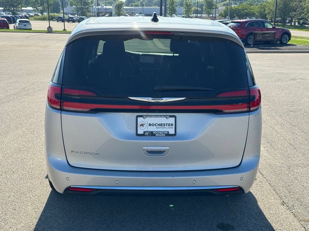Used 2024 Chrysler Pacifica Touring-L FWD image 36