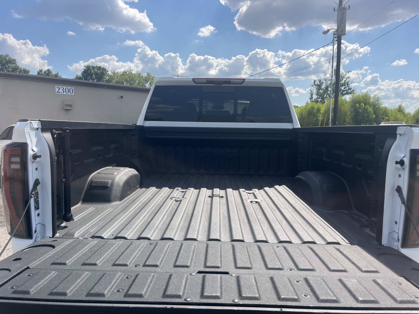 Used 2025 GMC Sierra 2500 AT4X w/ AT4X AEV Edition AWD/4WD image 12