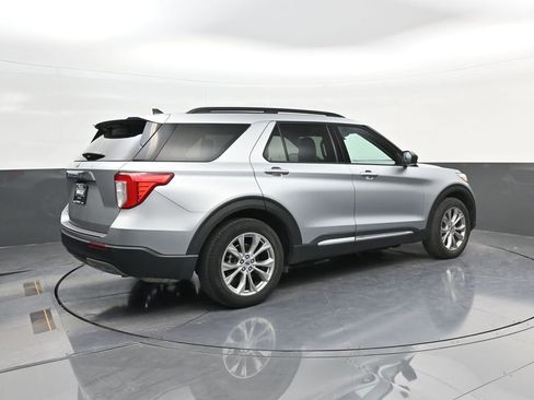 Used 2021 Ford Explorer XLT w/ Equipment Group 202A RWD image 7