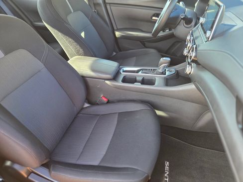 Used 2024 Nissan Sentra SV FWD image 12