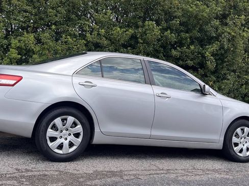 Used 2011 Toyota Camry FWD image 8