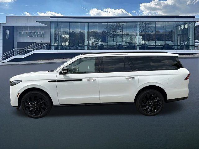 New 2027 Lincoln Navigator L Reserve w/ Jet Appearance Package RWD image 4