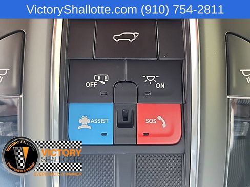 Used 2023 Jeep Grand Cherokee Limited w/ Black Appearance Package AWD/4WD image 38