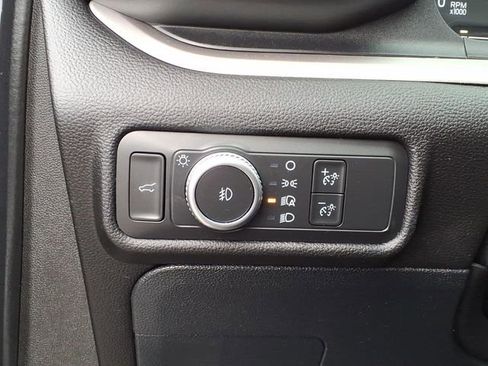 Certified 2022 Ford Explorer XLT w/ Equipment Group 202A image 26