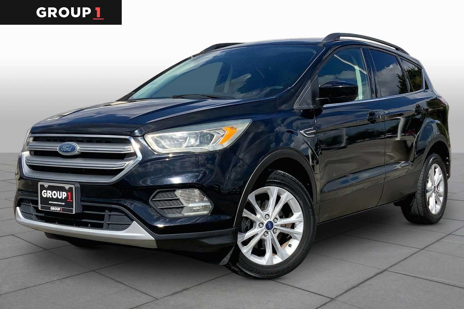 Used 2017 Ford Escape SE w/ Equipment Group 201A FWD image 1