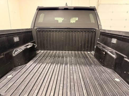 Used 2025 Toyota Tacoma SR5 AWD/4WD image 10