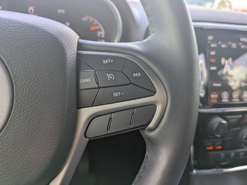 Used 2019 Jeep Grand Cherokee Altitude image 28