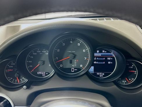 Used 2017 Porsche Cayenne Platinum Edition image 46