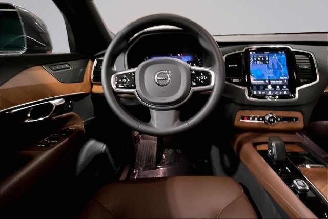 Certified 2024 Volvo XC90 B5 Plus w/ Protection Package AWD/4WD image 8