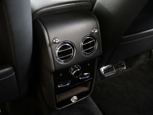 Certified 2021 Rolls-Royce Cullinan AWD/4WD image 28