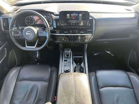 Certified 2023 Nissan Pathfinder SL w/ Lighting Package (N92) image 14