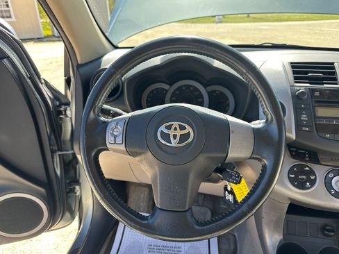 Used 2006 Toyota RAV4 Limited AWD/4WD image 17