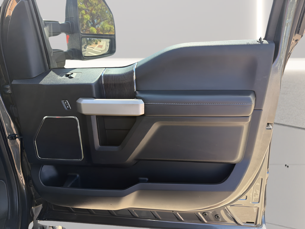 Used 2020 Ford F250 Lariat w/ Tremor Off-Road Package AWD/4WD image 36