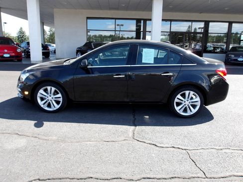 Used 2015 Chevrolet Cruze LTZ image 2