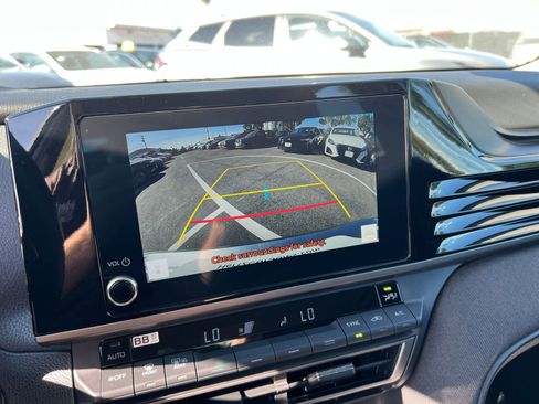 Used 2025 Toyota Camry LE image 27