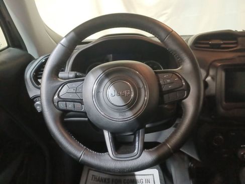 Used 2018 Jeep Renegade Altitude image 11