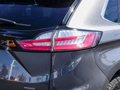 Used 2023 Ford Edge SEL w/ Convenience Package image 7