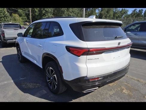 Used 2025 Buick Enclave Sport Touring FWD image 5