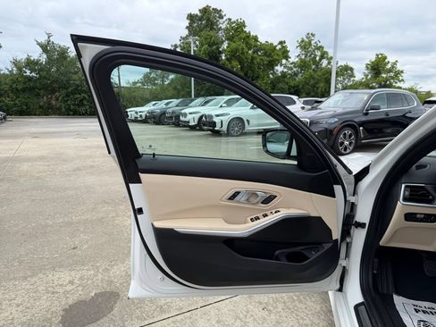 Certified 2023 BMW 330i Sedan w/ Premium Package RWD image 9