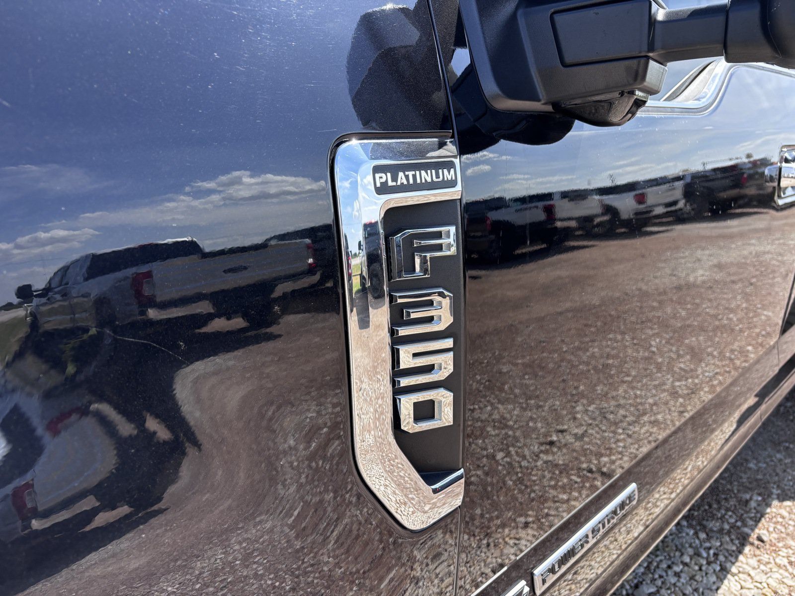 Used 2022 Ford F350 Platinum AWD/4WD image 11