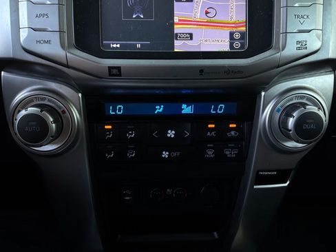 Used 2015 Toyota 4Runner Limited AWD/4WD image 28