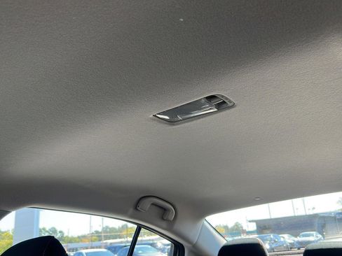 New 2025 Nissan Versa SR w/ Trunk Package image 30