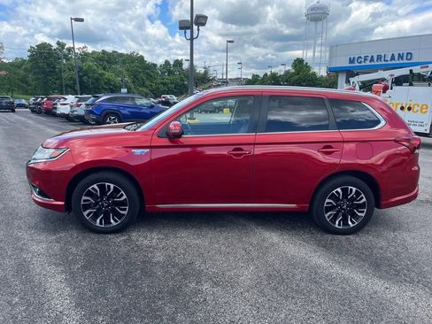Used 2018 Mitsubishi Outlander GT image 2