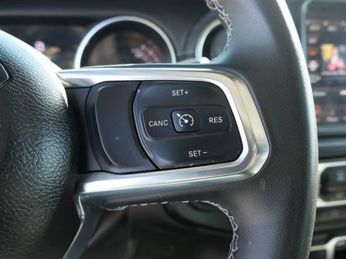 Used 2023 Jeep Wrangler Unlimited Sahara image 17