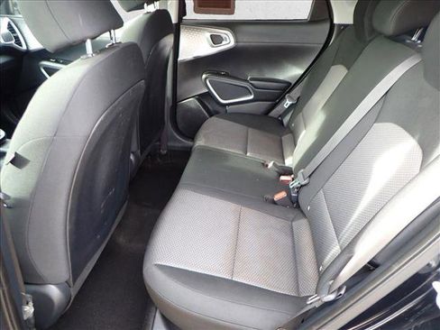 Used 2020 Kia Soul LX image 9