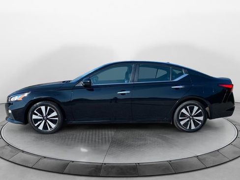 Used 2022 Nissan Altima 2.5 SV image 2