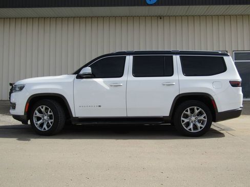 Used 2022 Jeep Wagoneer Series II image 11