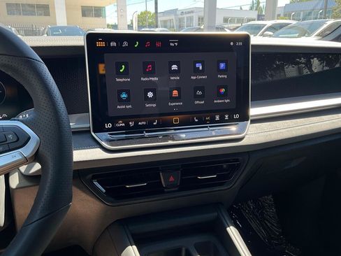 New 2026 Volkswagen Tiguan SE R-Line AWD/4WD image 17