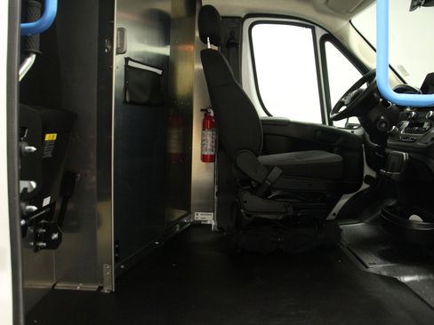 Used 2024 RAM ProMaster 3500 w/ Delivery Van Package image 15