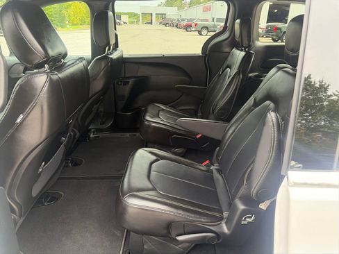 Used 2026 Chrysler Pacifica Select FWD image 24