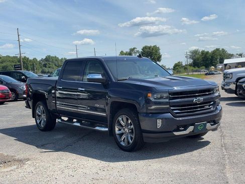 Used 2018 Chevrolet Silverado 1500 LTZ Z71 w/ Centennial Edition AWD/4WD image 7