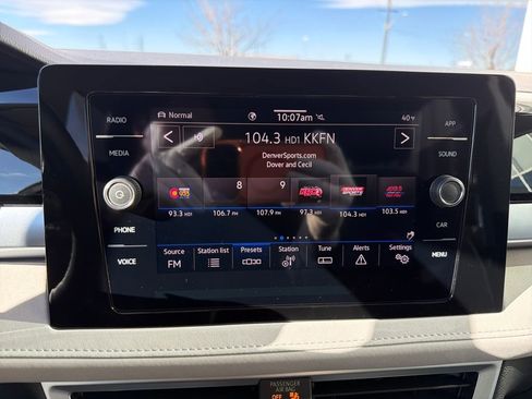 Certified 2025 Volkswagen Taos SE image 21