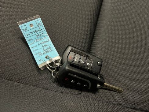 Used 2024 Toyota Corolla LE FWD image 31