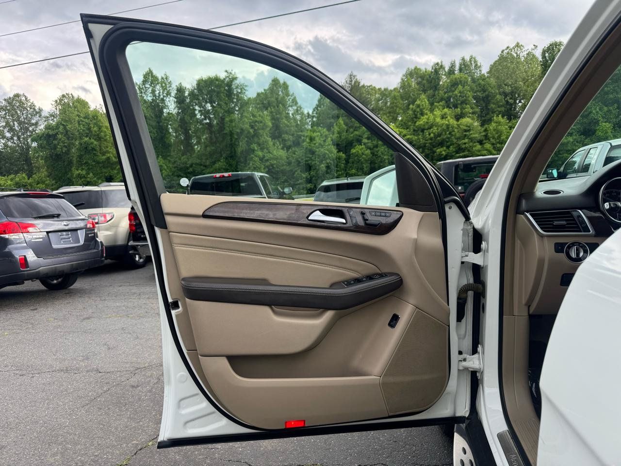 Used 2014 Mercedes-Benz ML 350 4MATIC w/ Premium 1 Package image 9