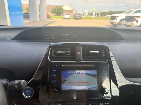 Used 2018 Toyota Prius Two w/ Prius Two Safety Plus Package FWD image 20