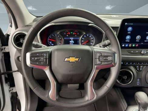 Used 2025 Chevrolet Blazer LT image 15