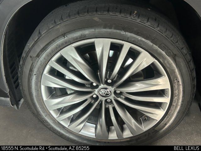 Used 2021 Toyota Highlander Platinum AWD/4WD image 9