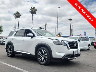 Used 2025 Nissan Pathfinder Platinum