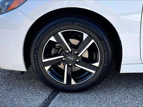 Certified 2024 Nissan Sentra SV FWD image 7